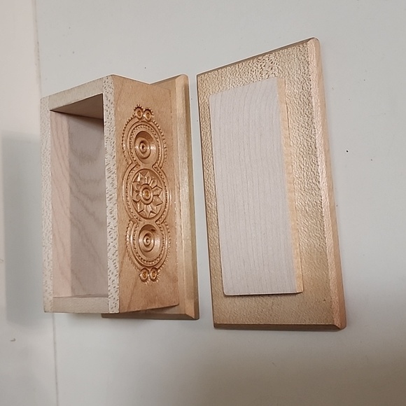 Wood trinket/jewlery box - Picture 6 of 10